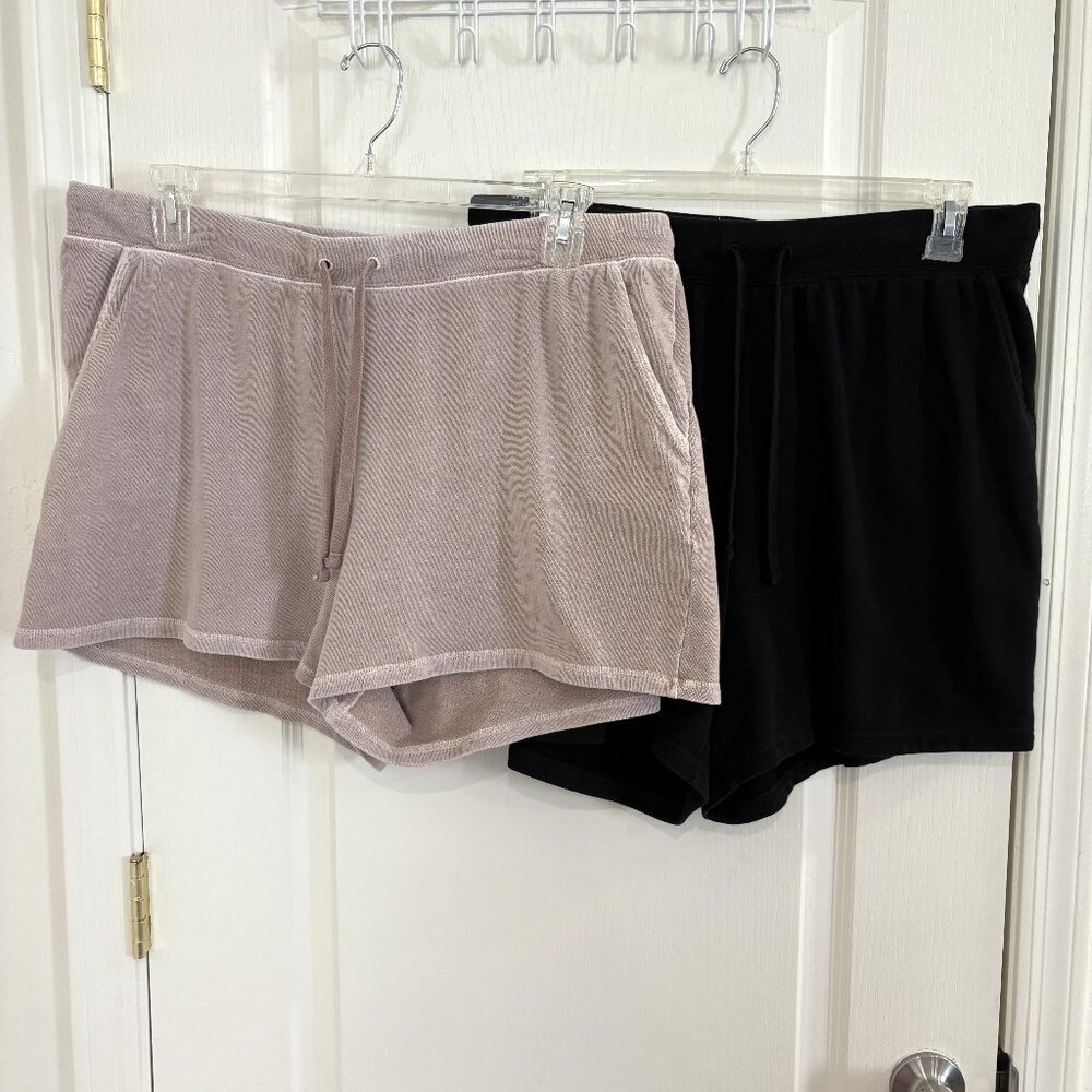 Old Navy Vintage Specially Dyed Shorts 2 PC Bundle Black & Beige Size XL Tall